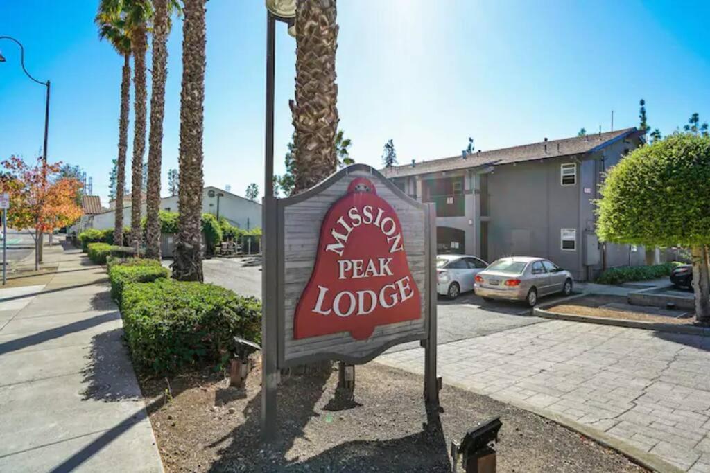 Mission Peak Lodge フリーモント エクステリア 写真